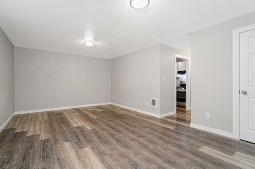 FREE RENT - Pet Friendly - Remodeled - Near Woodland Meadow Park – photo 1