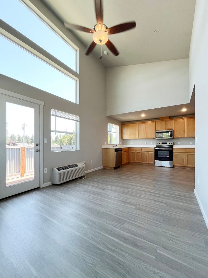 Keizer Apartment: 3675 River Rd N