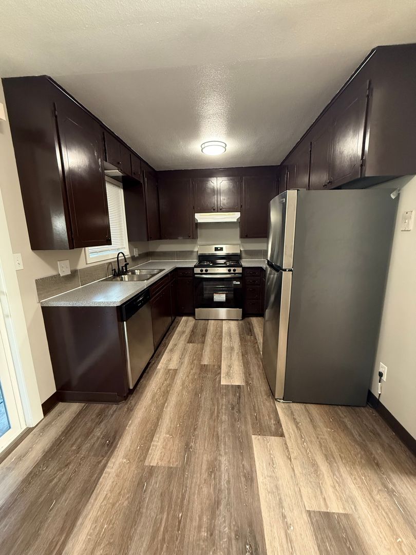Albany Apartment: 811 18th Ave SW