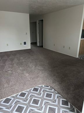 RENT REDUCED - $500 MOVES YOU IN - FREE MONTH! 2x1 @ McCarren Apartments! – photo 1