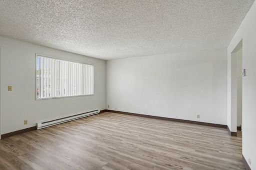 $500 OFF RENT - 2x1 @ The Evergreen Villa Apartments – photo 1
