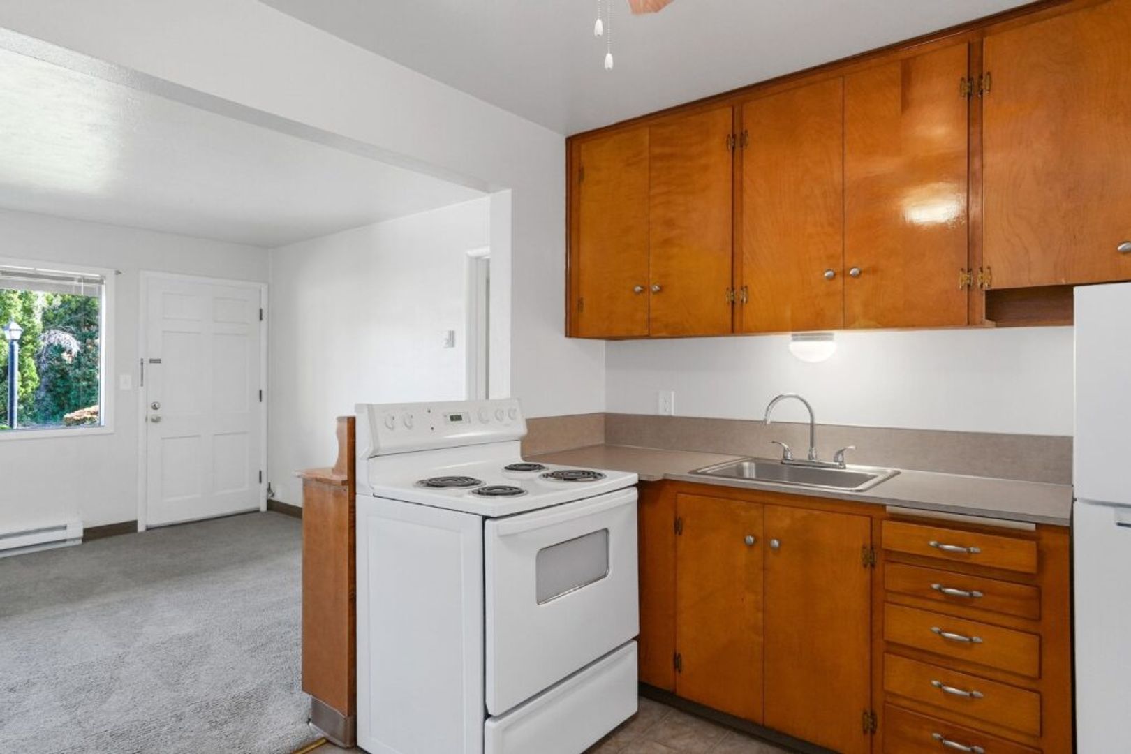 Salem Apartment: 1869 - 1913 Broadway St NE