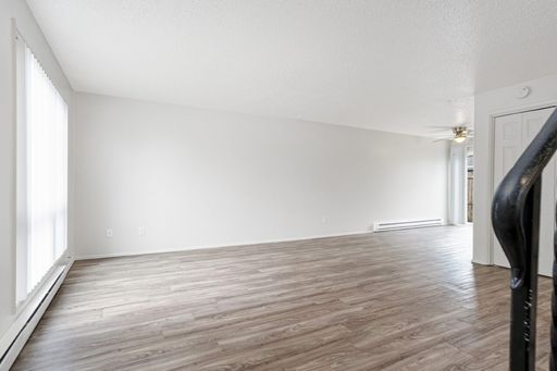 FREE RENT! Beautifully Remodeled Pet Friendly Townhome Near Lebanon High School and Community Pool!