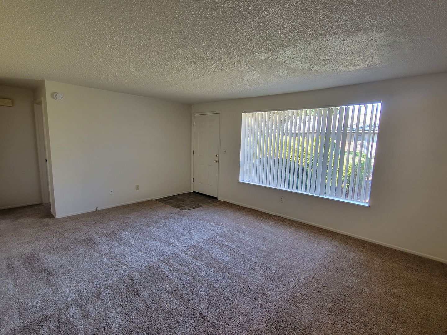 Salem Apartment: 690-698 Oregon Avenue NE