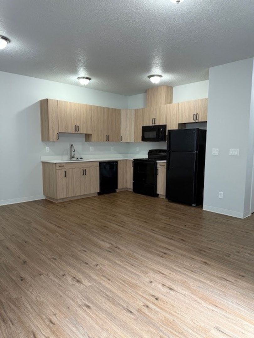 Keizer Townhome: 4209-4213 Straw Drive