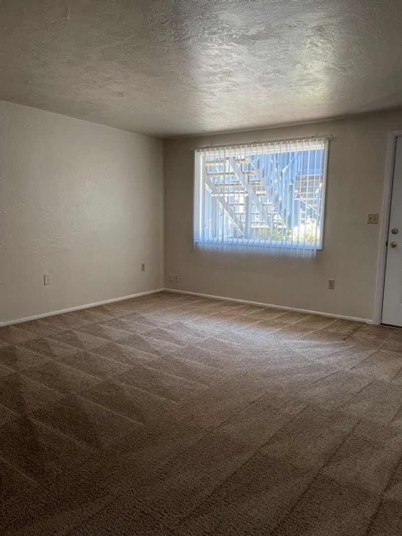 Salem Apartment: 1143, 1145, 1147 & 1149 6th Street NW