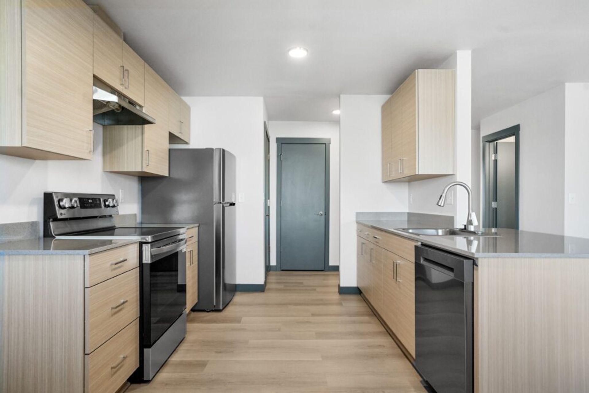 Lebanon Apartment: 305 East Airport Road