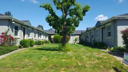 Salem Apartment: 1642 - 1664 13th St SE