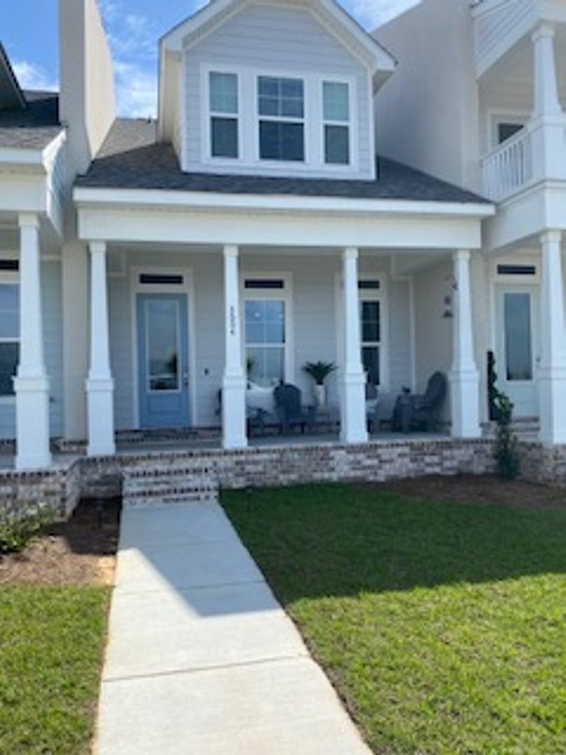 Pascagoula Townhome: 3004 Dock St.