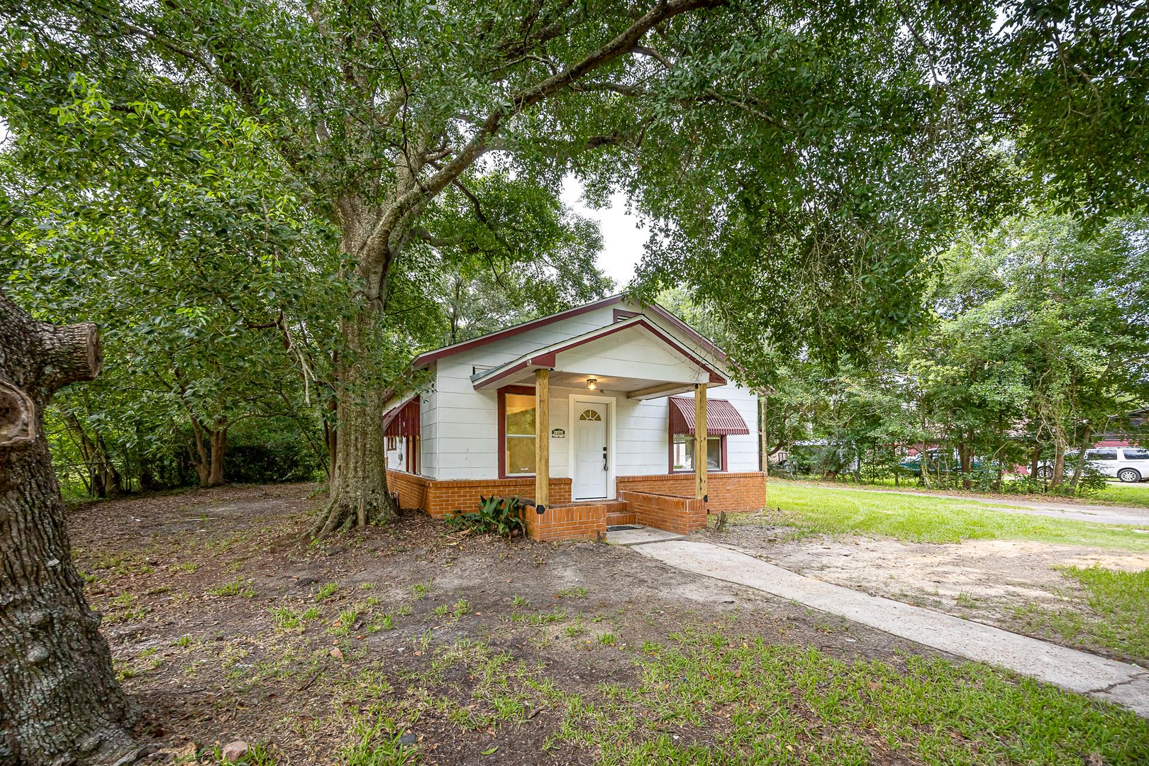Moss Point House: 4406 Richard Street