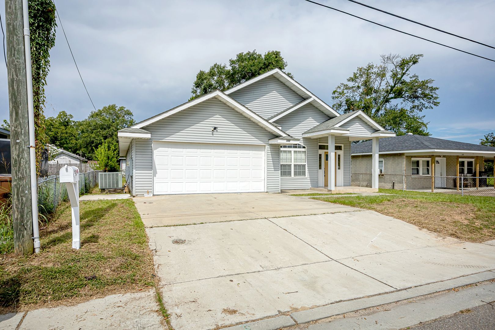 Biloxi House: 345 Bowen Street