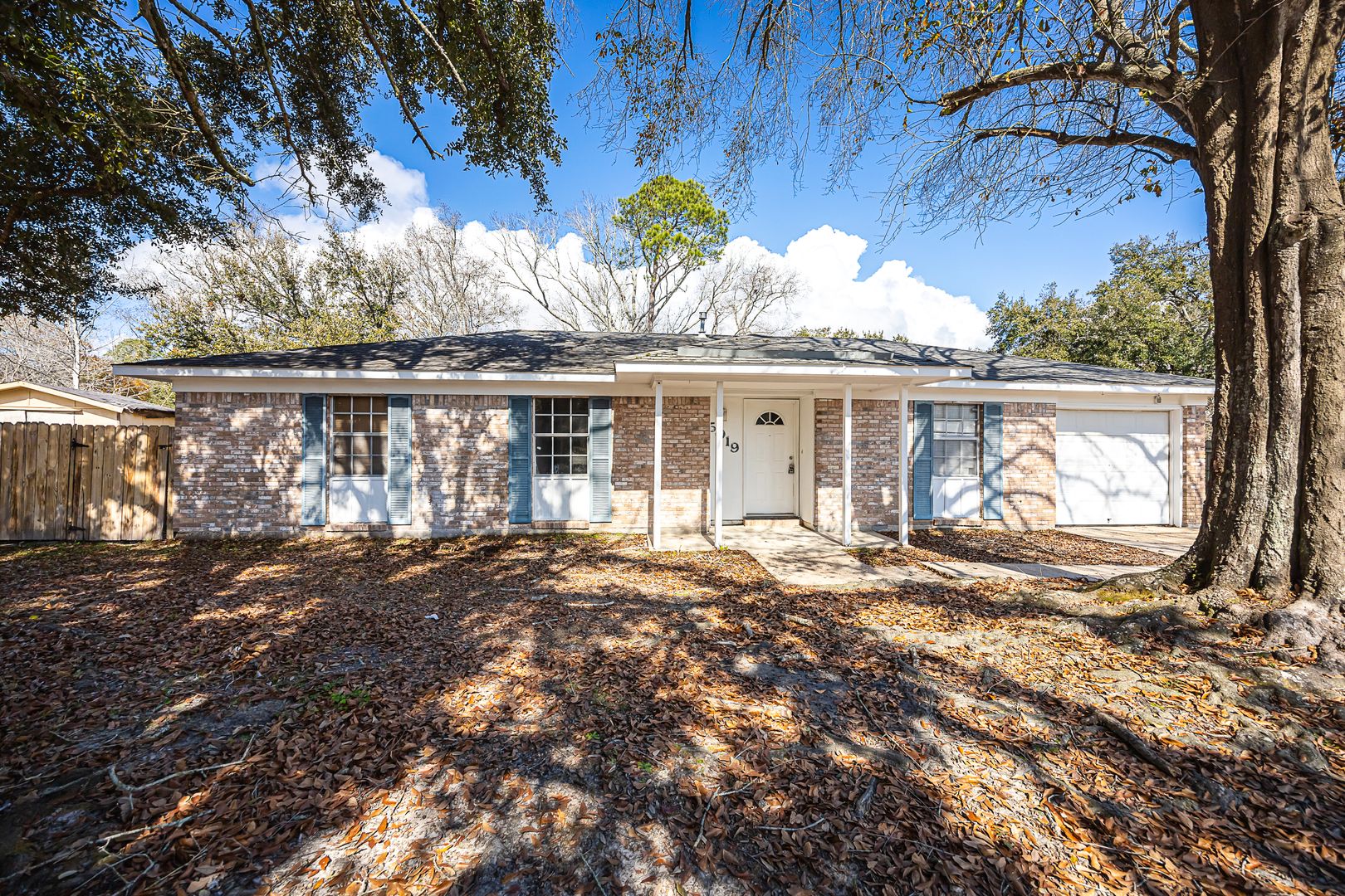 Pascagoula House: 5019 Cambridge Drive