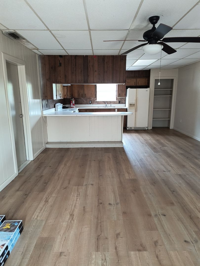 Gautier Apartment: 3305 Townsend Road