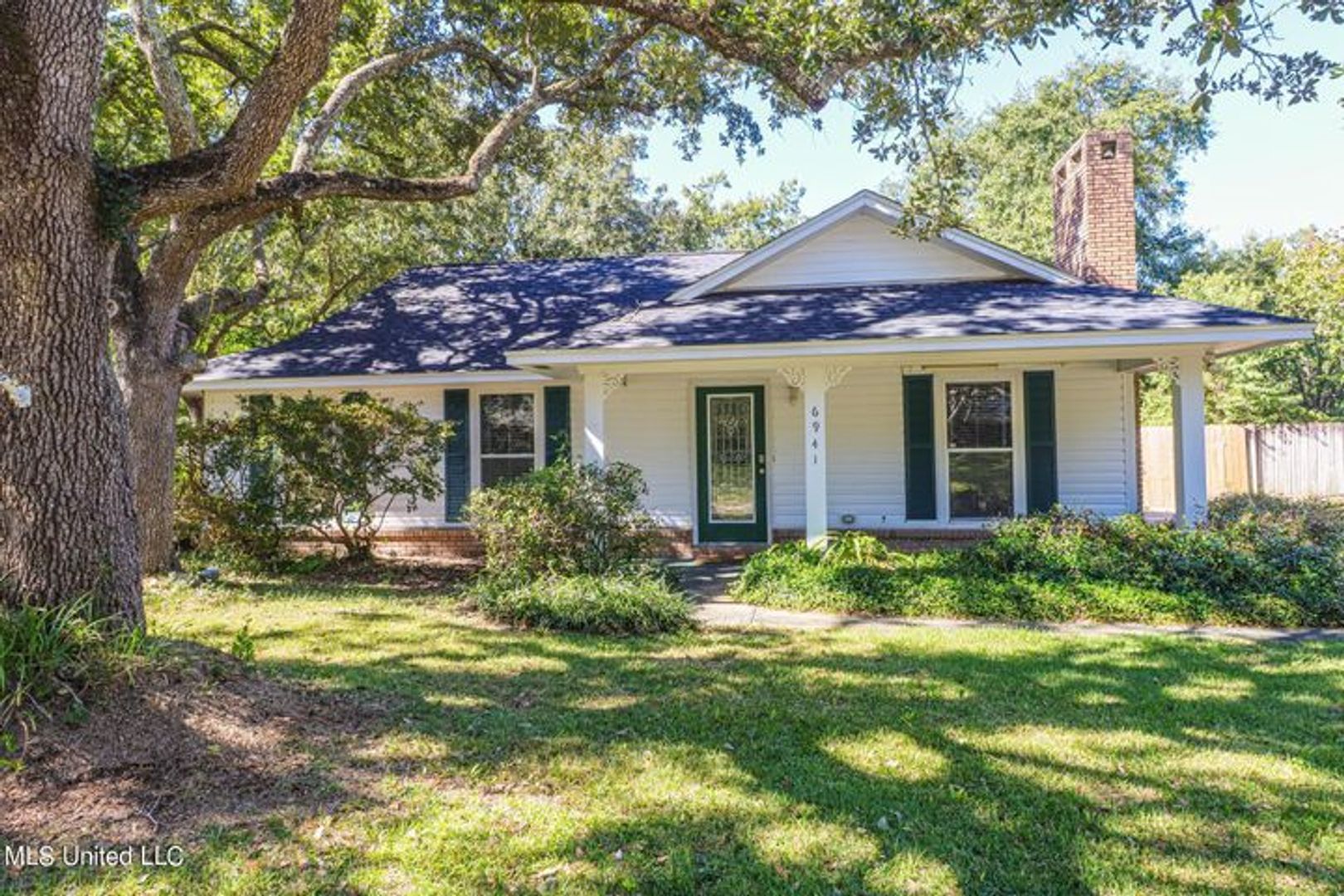 Ocean Springs House: 6941 Red Bud Lane