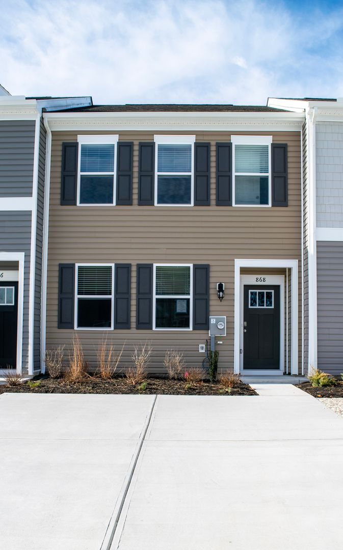 Salisbury Townhome: 868 Mersey Ln.