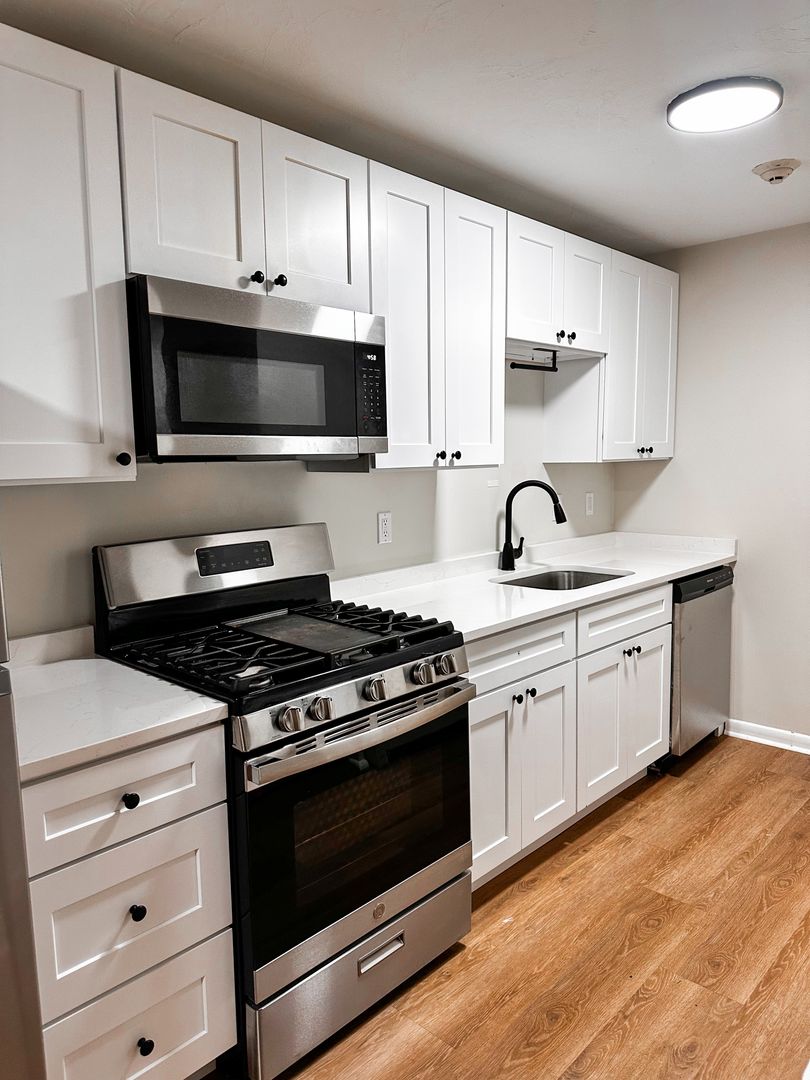 Cranston Apartment: 383-435 Oaklawn Ave