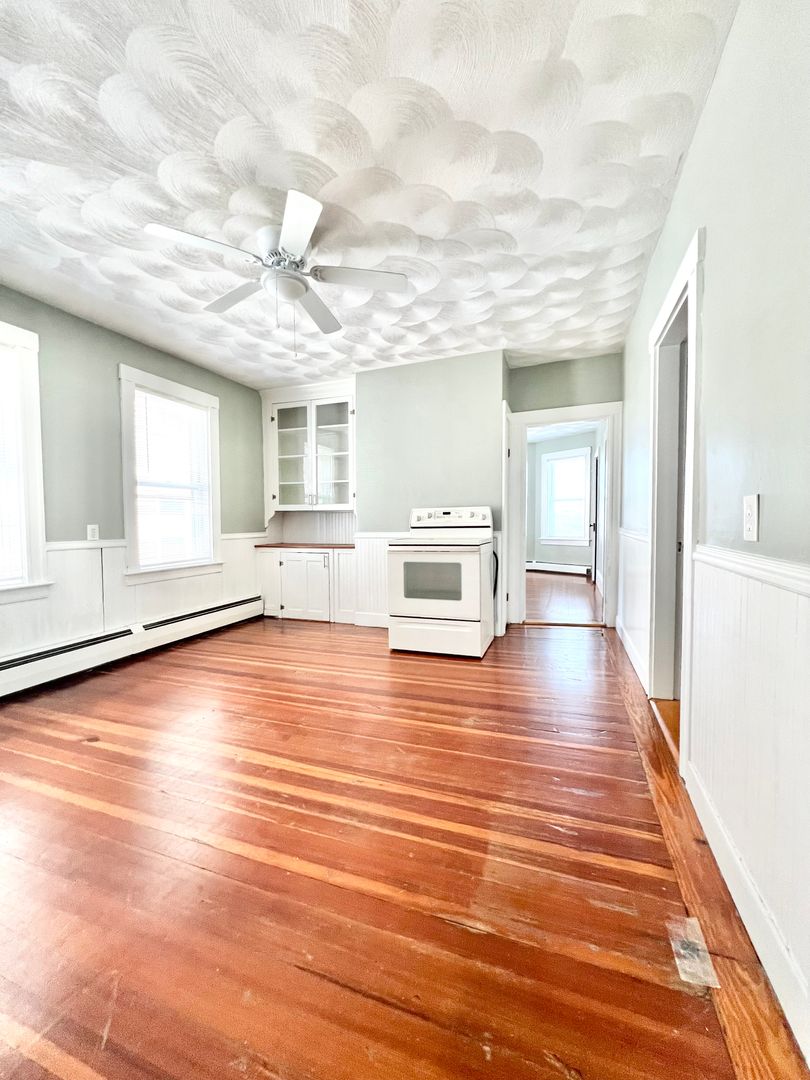 Providence Apartment: 89 Rochambeau Ave.