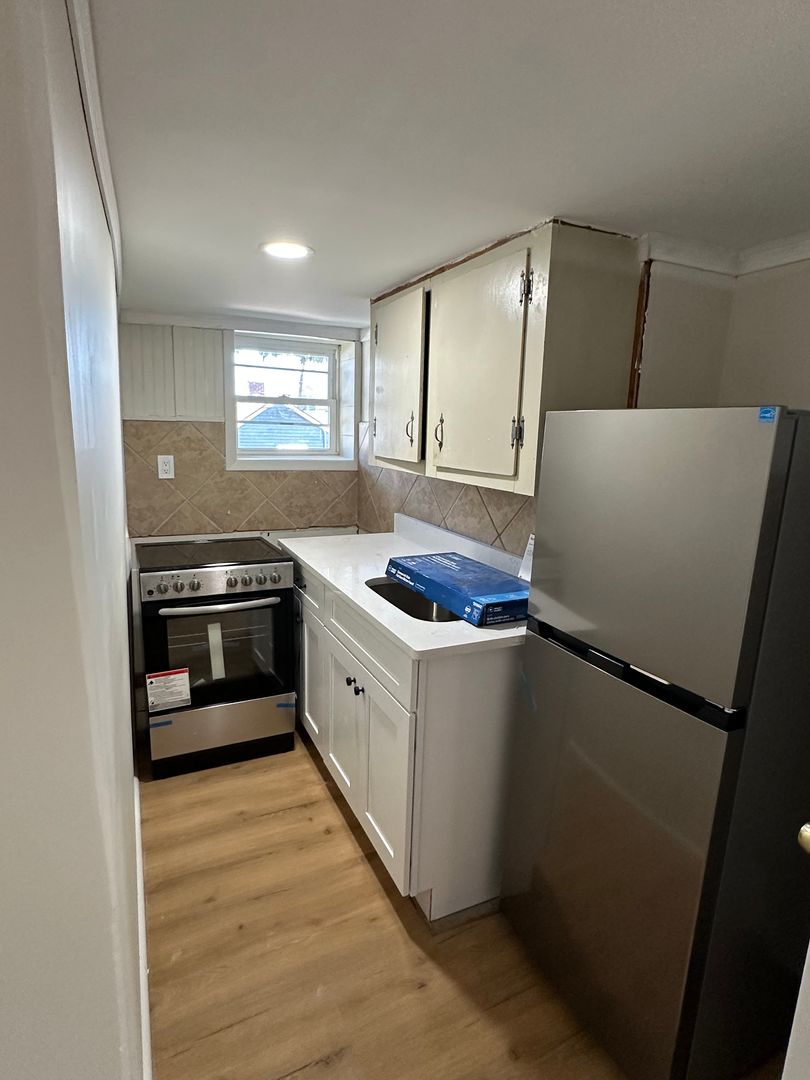 East Greenwich Apartment: 11 Dedford Street  - 11 Dedford Street - LL