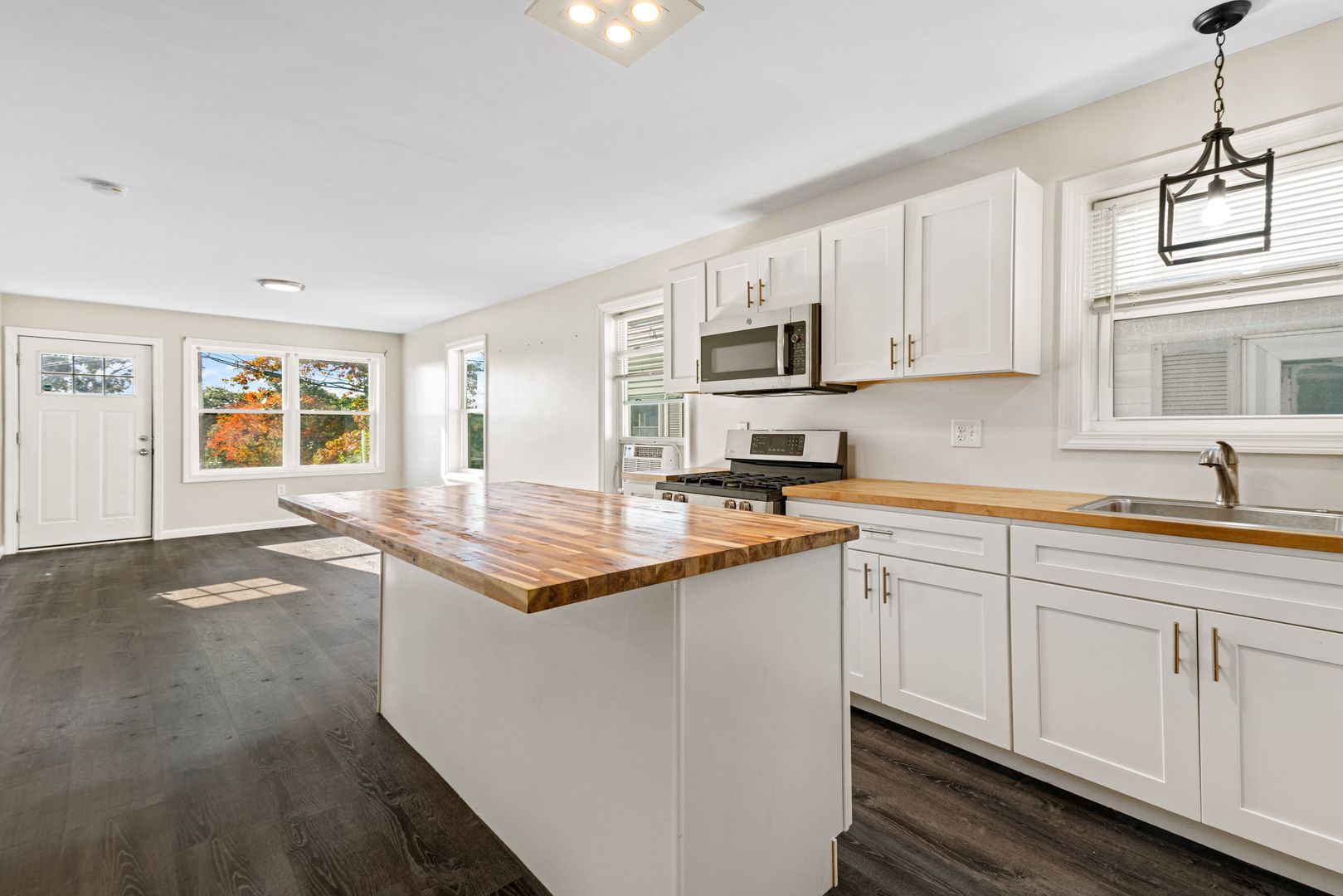 Providence Apartment: 3 1/2 Baltimore Street