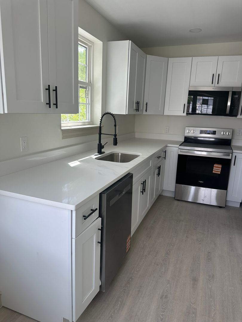 Providence Apartment: 531 Smith St - Unit 102