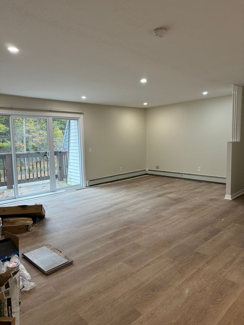 Cranston Apartment: 283-435 Oaklawn Ave - 433 Oaklawn Ave Unit 322