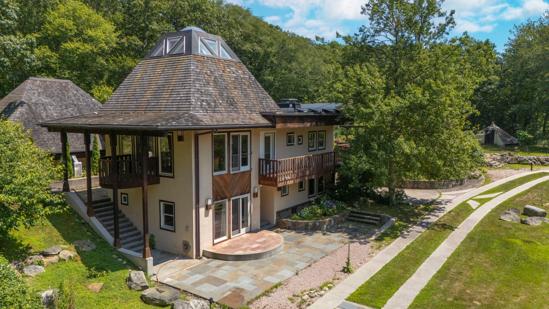 Charlestown House: 160 C Ross Hill Road