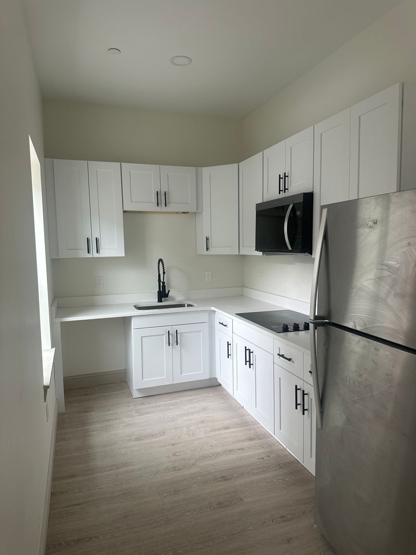 Providence Apartment: 531 Smith St - Unit 103