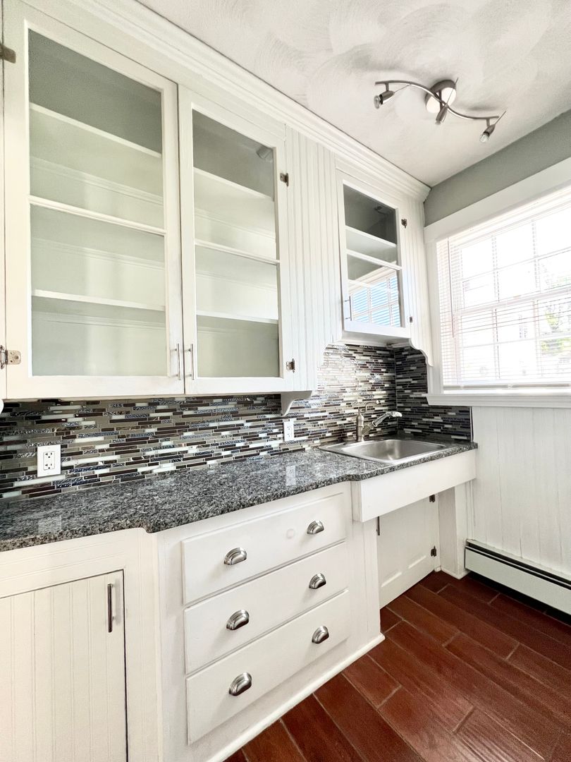 Providence Apartment: 89 Rochambeau Ave.