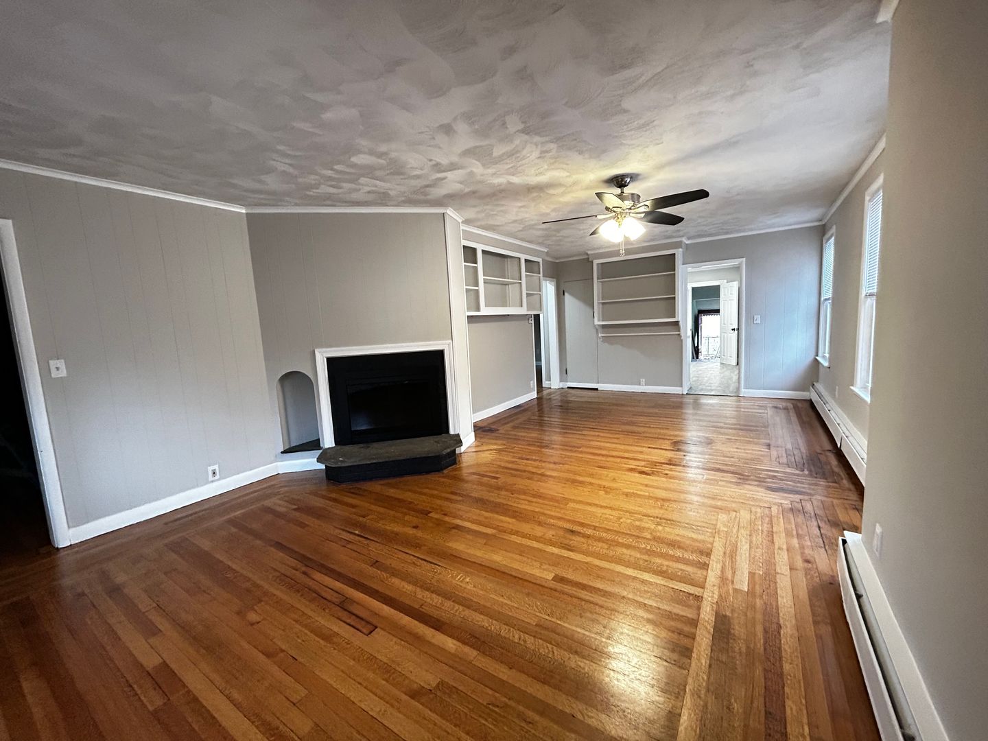 Cranston Apartment: 176 Arnold Ave