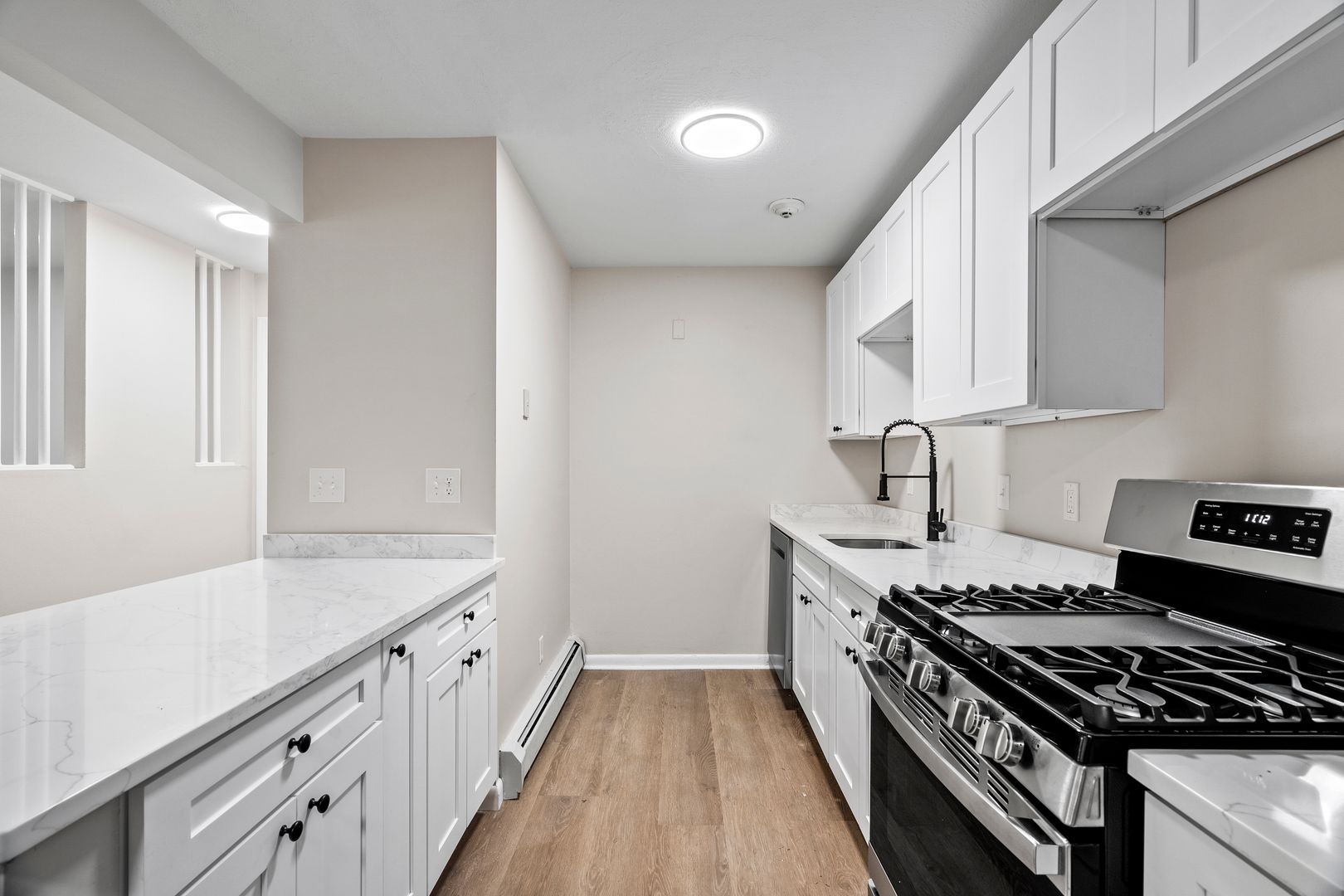 Cranston Apartment: 383-385 Oaklawn Ave