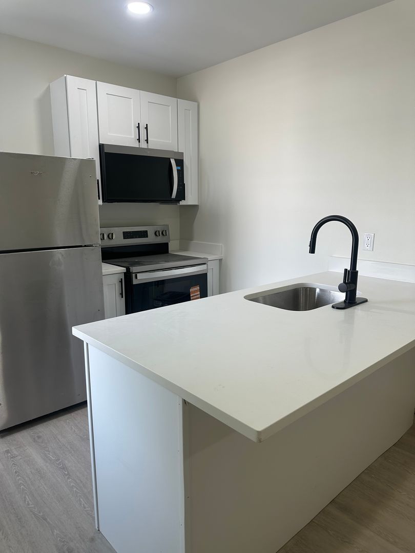 Providence Apartment: 531 Smith St - Unit 303