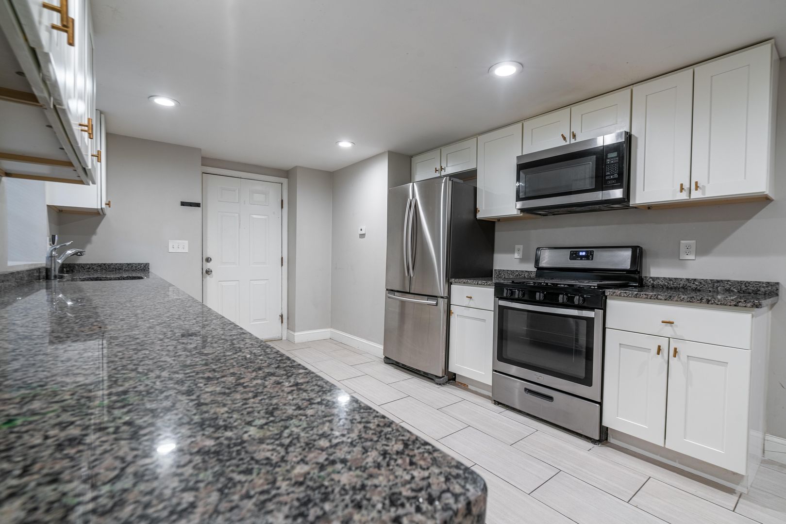 Providence Apartment: 295 Huxley Ave.