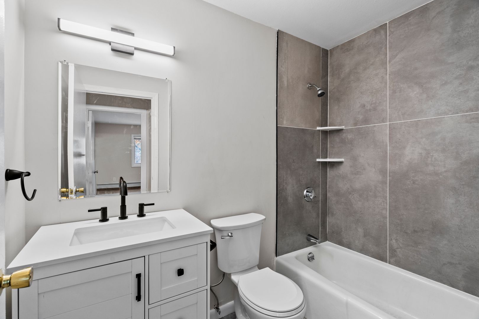 Cranston Apartment: 283-435 Oaklawn Ave