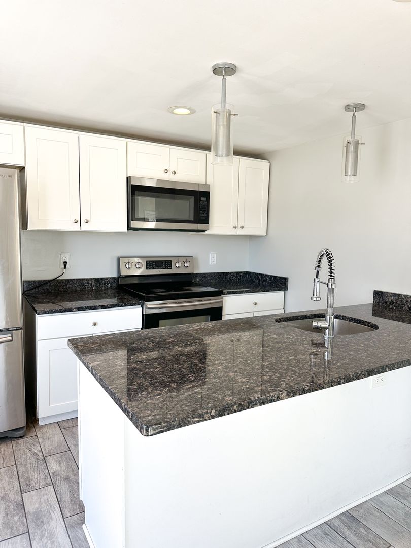 Providence Apartment: 1559 Smith St.