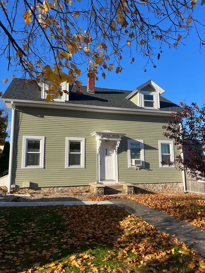 Johnston House: 411 Central Ave