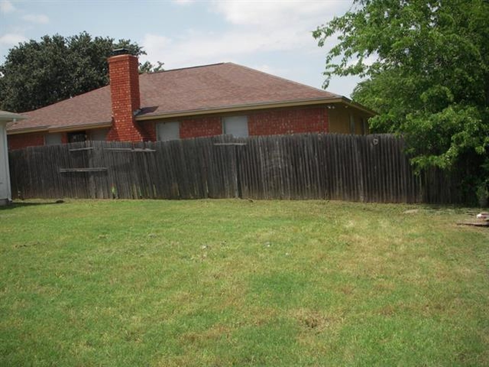 Fort Worth House: 7401 Wagonwheel Rd