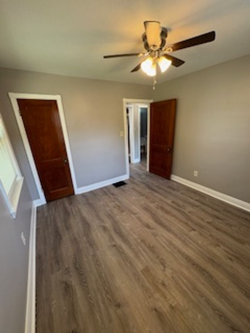 Louisville Apartment: 1606 Algonquin Parkway