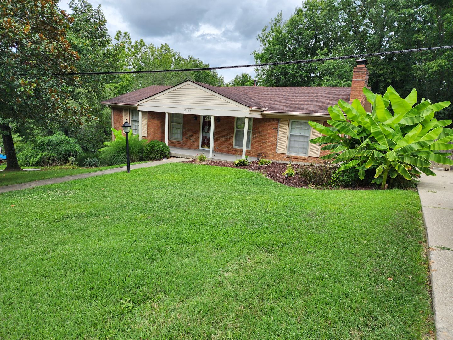 Louisville House: 8114 Glimmer Way