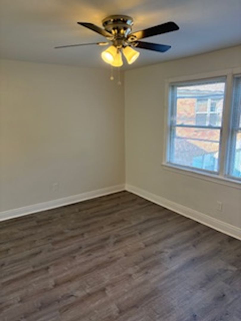 Louisville Apartment: 1606 Algonquin Parkway