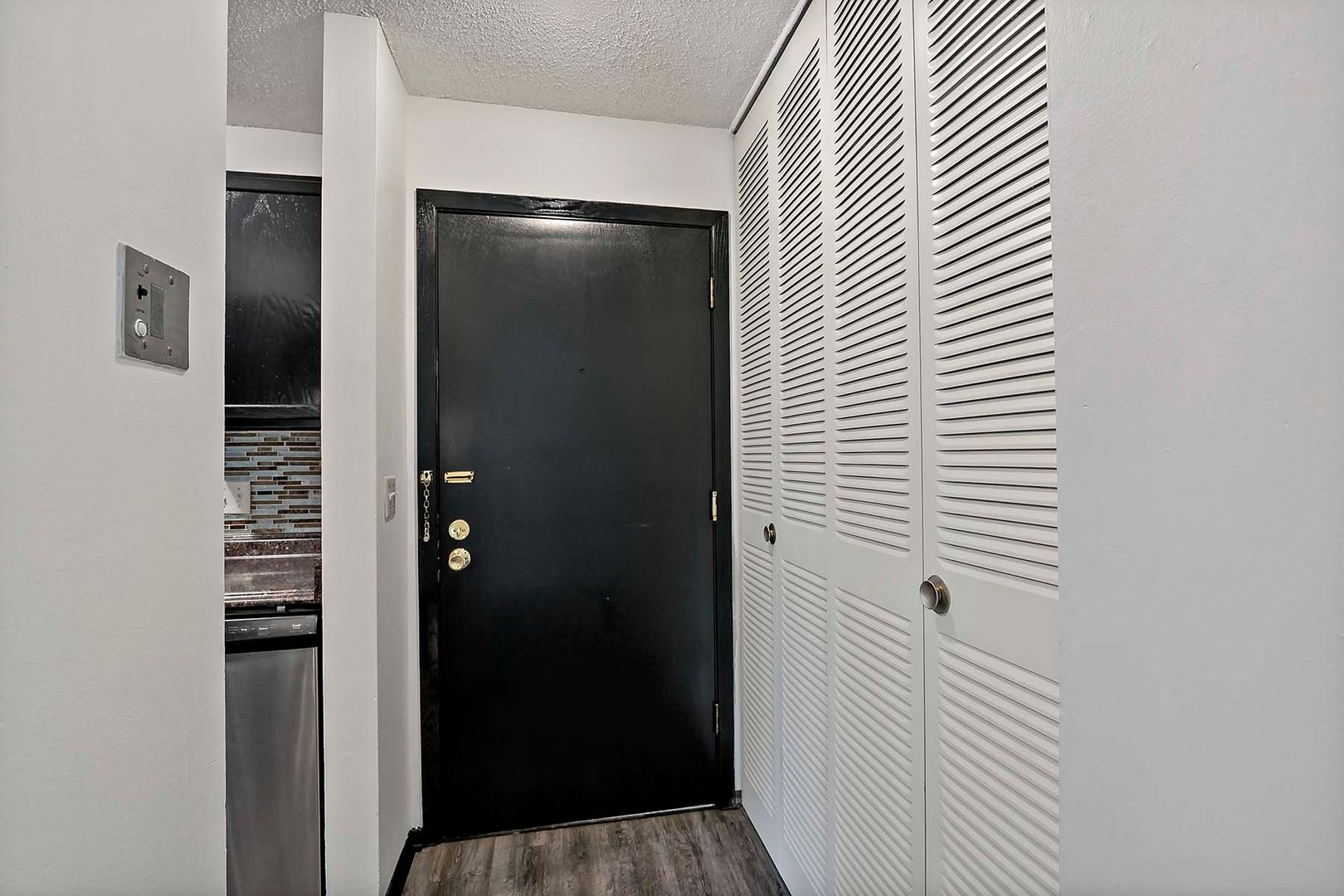 Crystal Apartment: 7710 36th Ave N