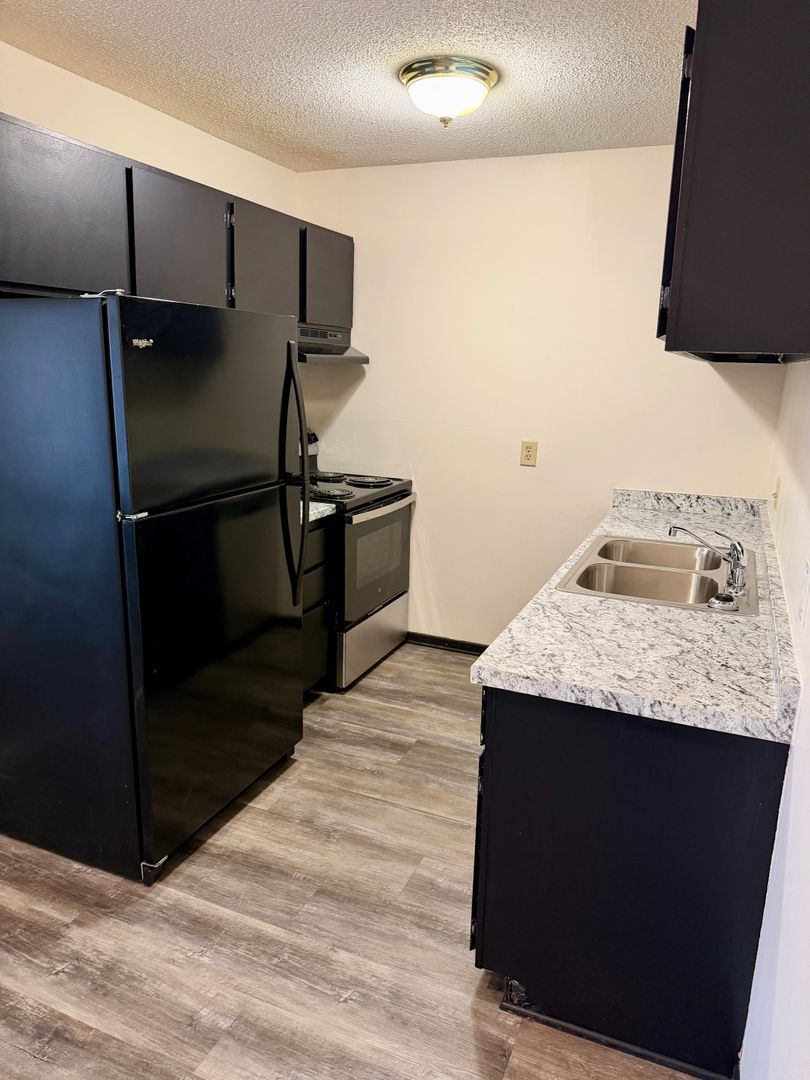 Crystal Apartment: 7710 36th Ave N