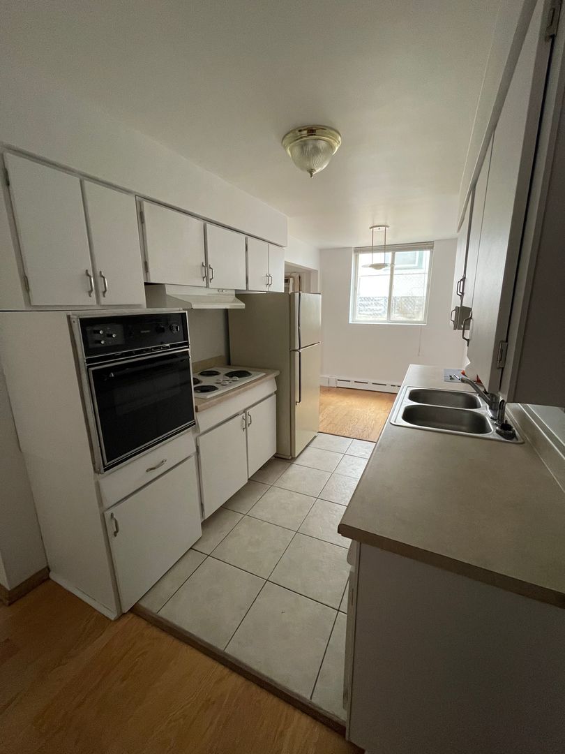 Minneapolis Apartment: 3805 Bryant Ave S