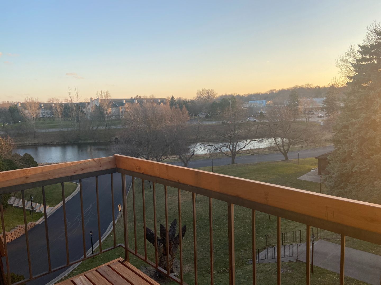 Crystal Apartment: 7710 36th Ave N