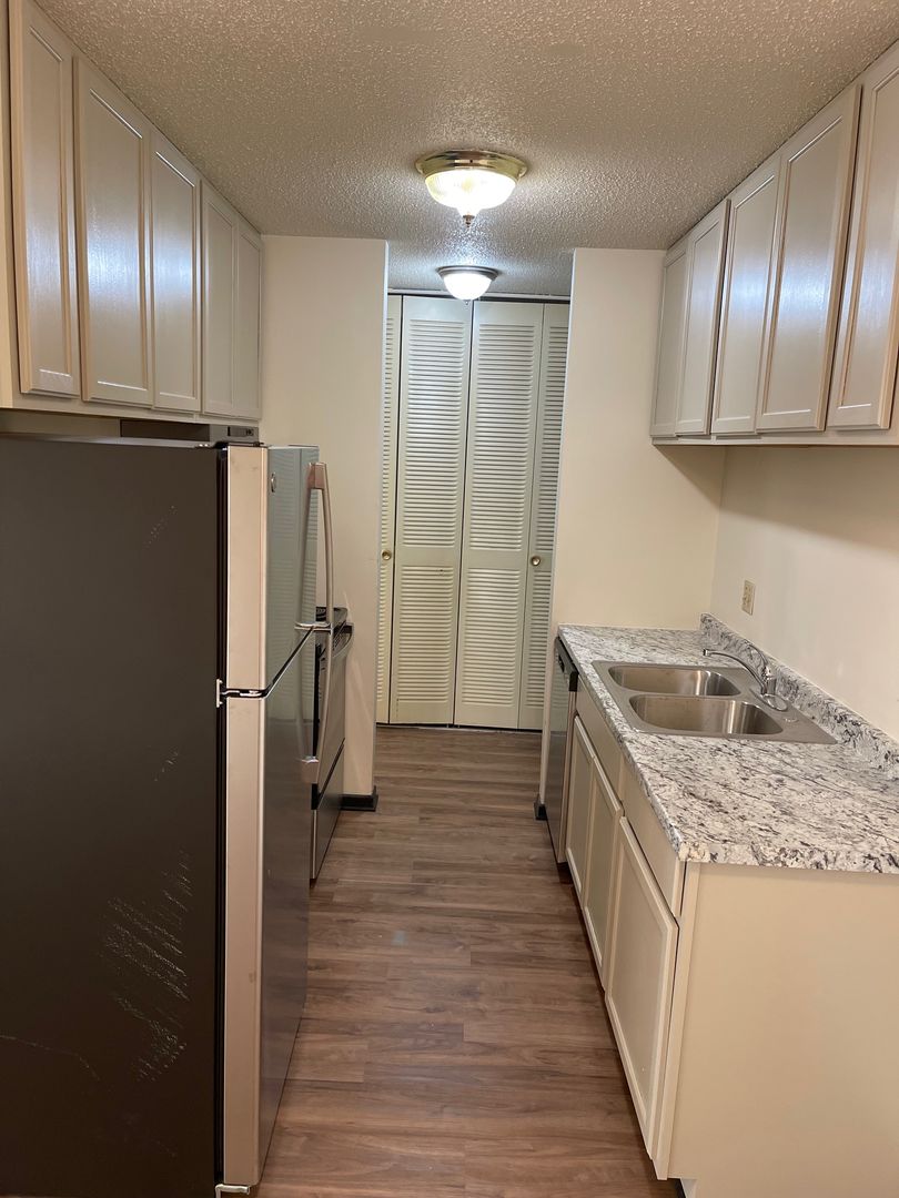 Crystal Apartment: 7710 36th Ave N
