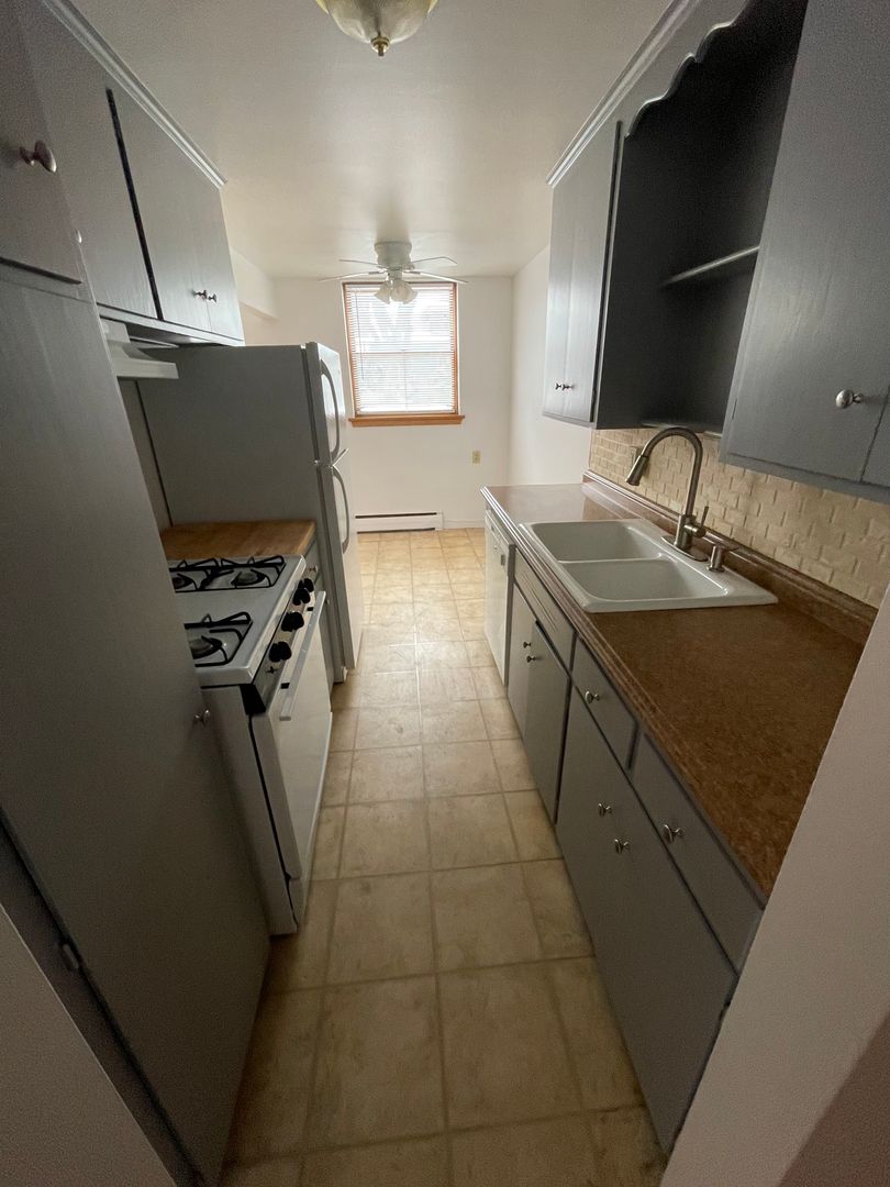 Minneapolis Apartment: 716 W 38th Street