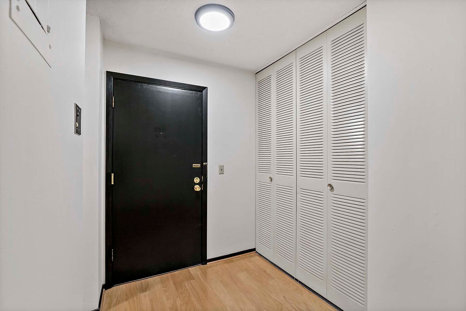 Crystal Apartment: 7710 36th Ave N