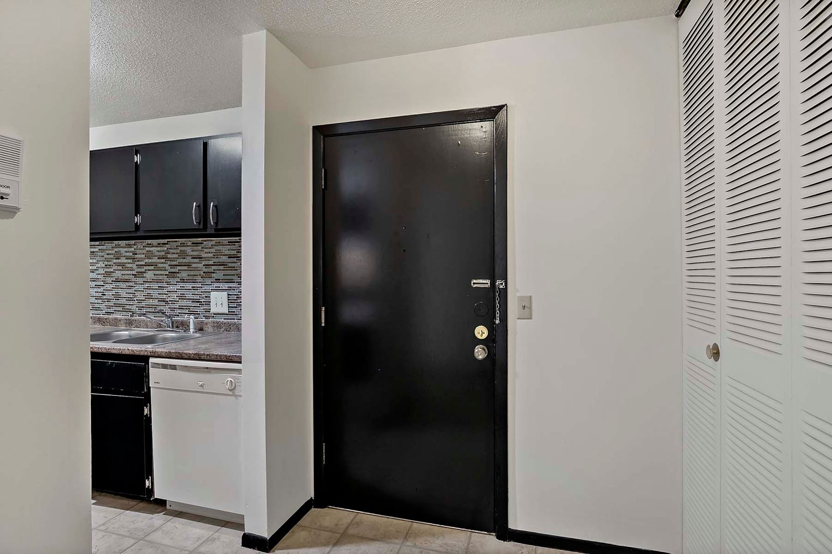 Crystal Apartment: 7710 36th Ave N