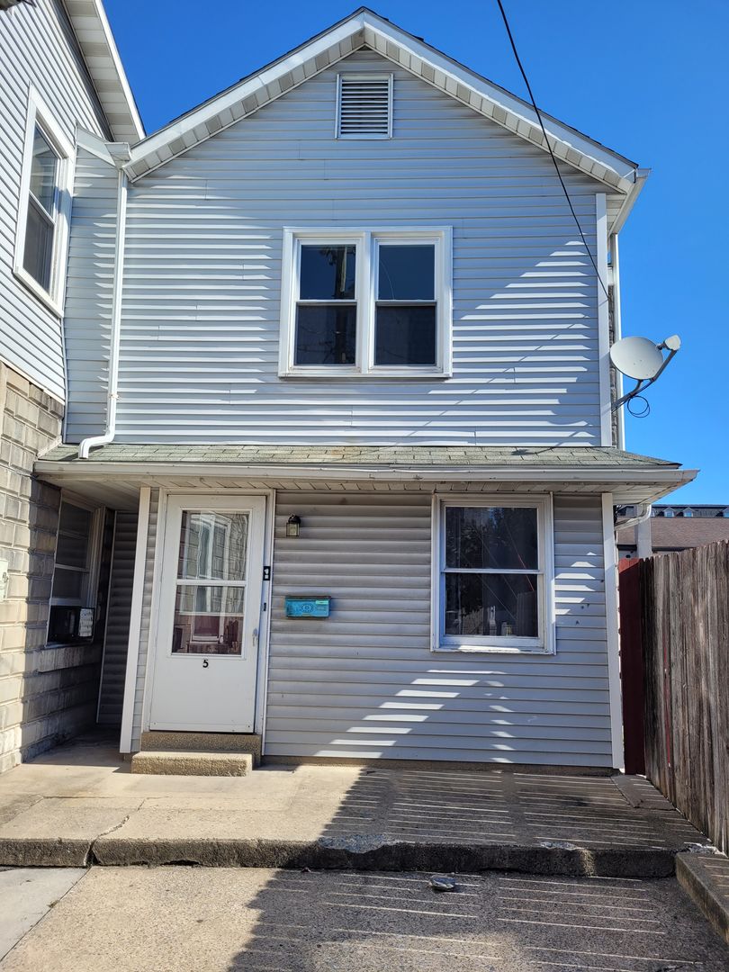 Ephrata House: 5 West Franklin Street