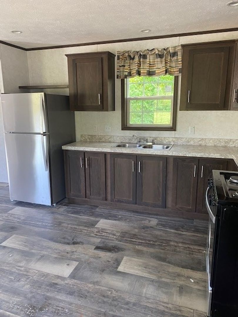 Denver House: 551 Lauschtown Road