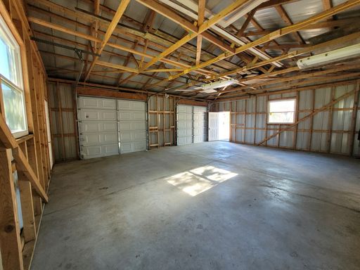 2 Bay Garage in Leola-Main Street